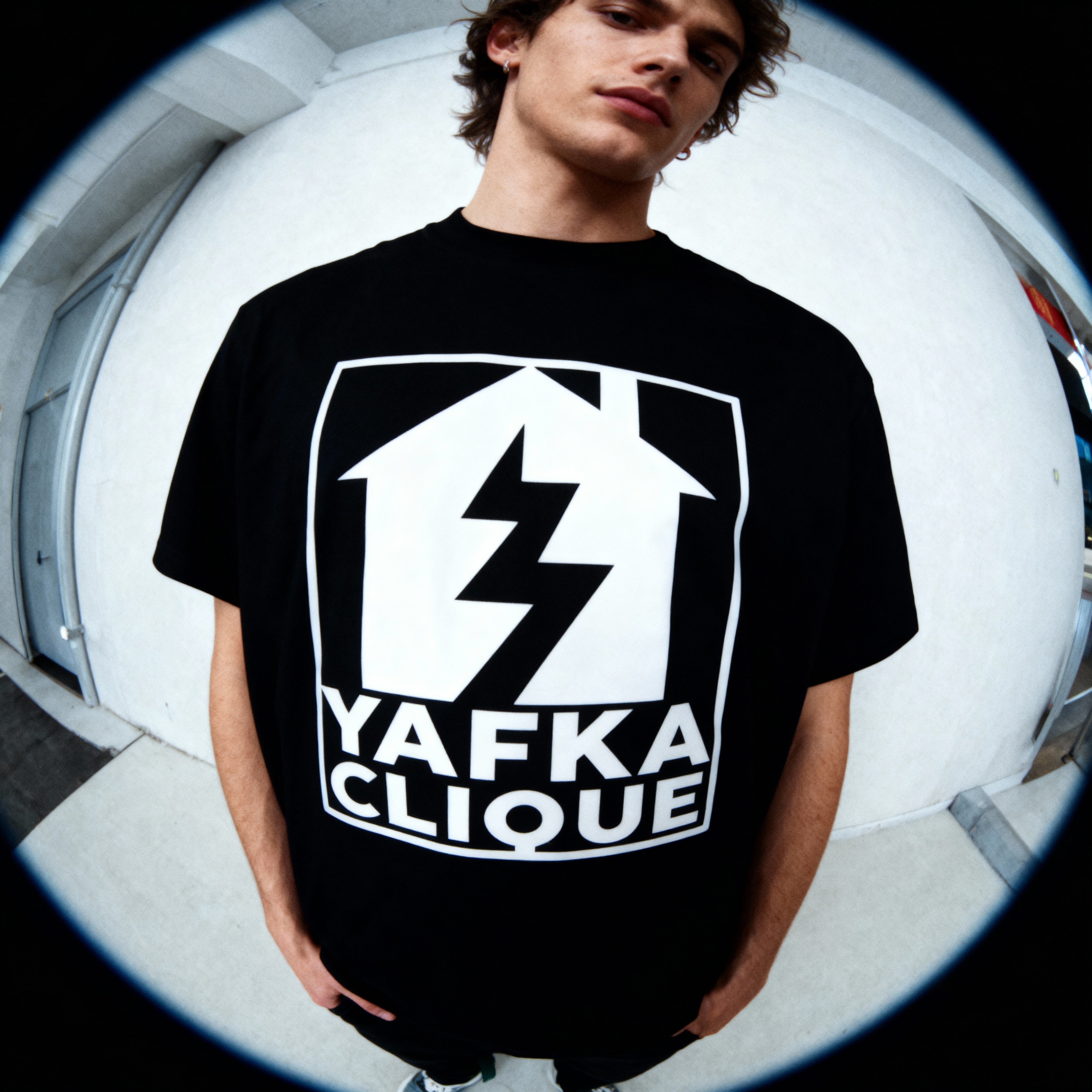 YAFKA CLIQUE Black T-Shirt